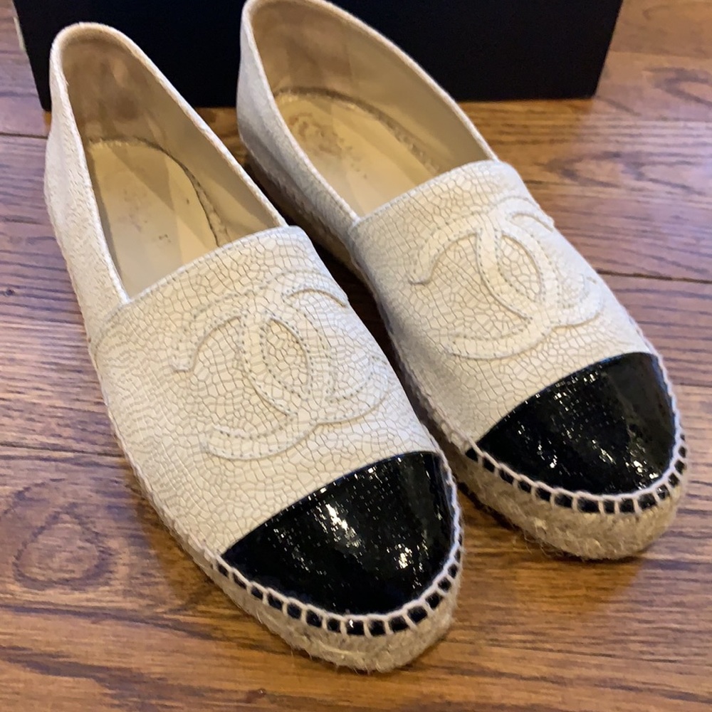 Chanel cracked leather espadrilles - Picture 7 of 8